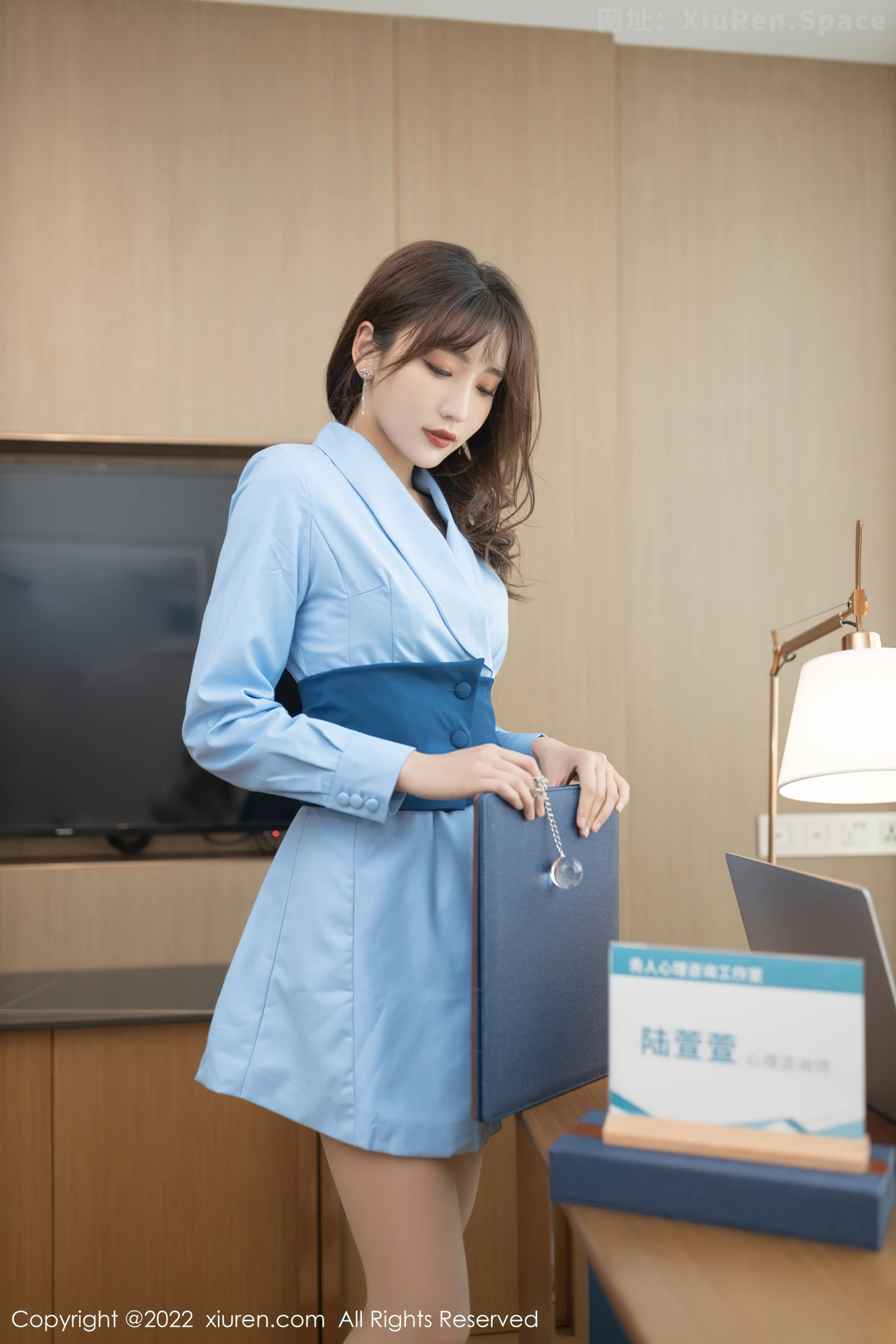 图片[3]-[XiuRen秀人网]VOL.4461 模特陆萱萱角色扮演主题精致白色蕾丝内衣配肉丝裤袜诱惑写真82P-秀人网官方网站